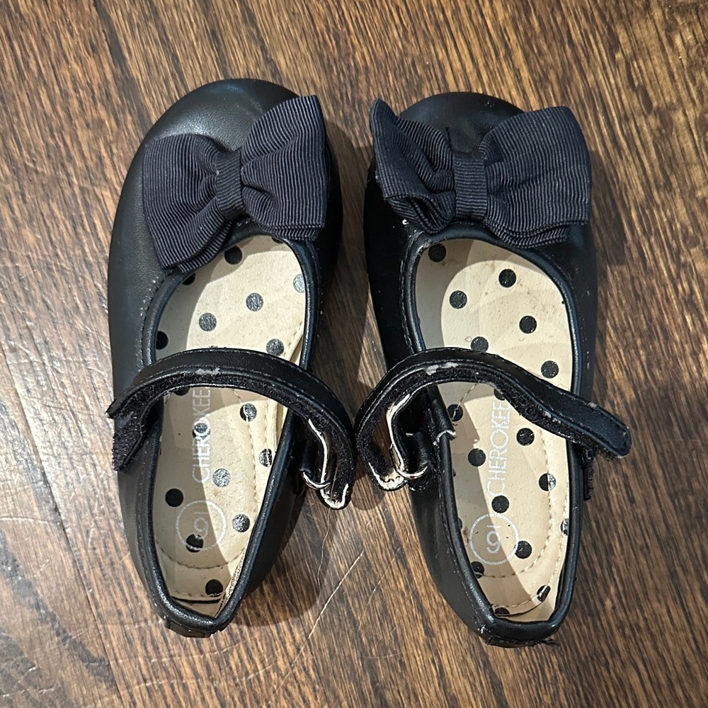 Cherokee Black Kids Dress Shoes with Bow